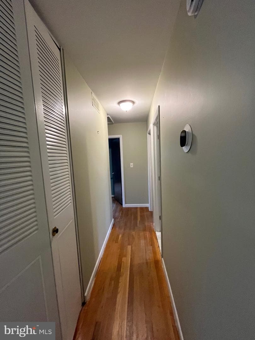 1558 Alcova Court N photo 22