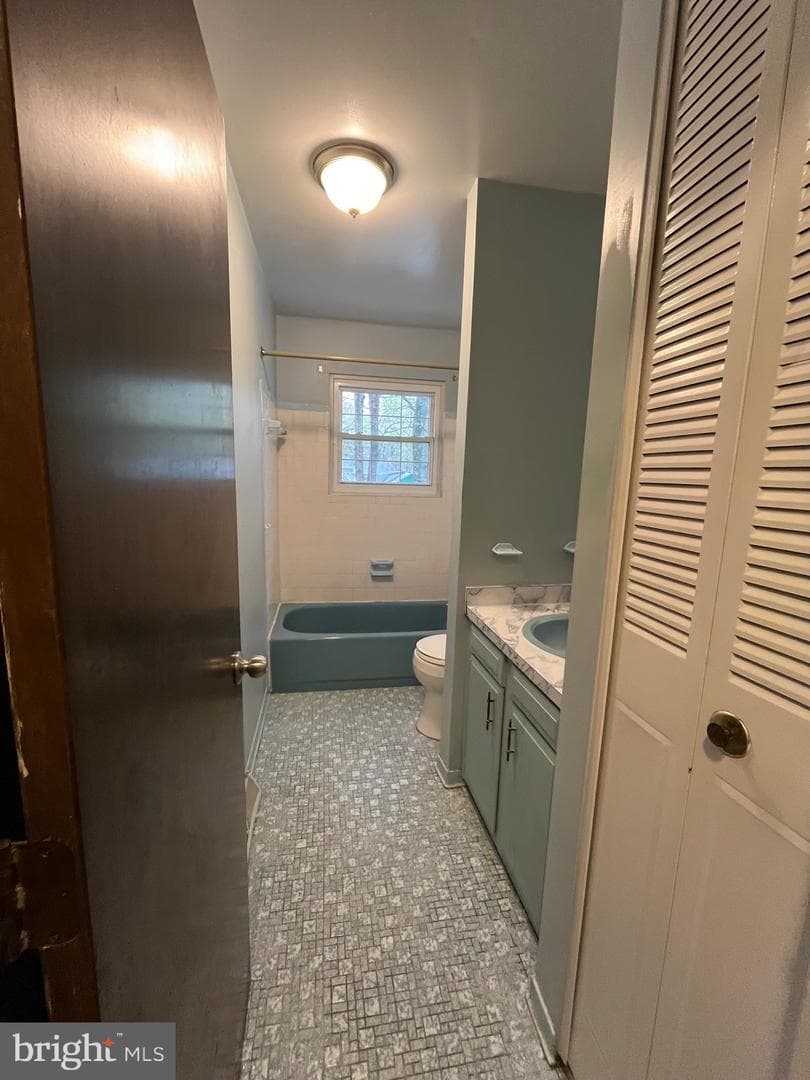 1558 Alcova Court N photo 25