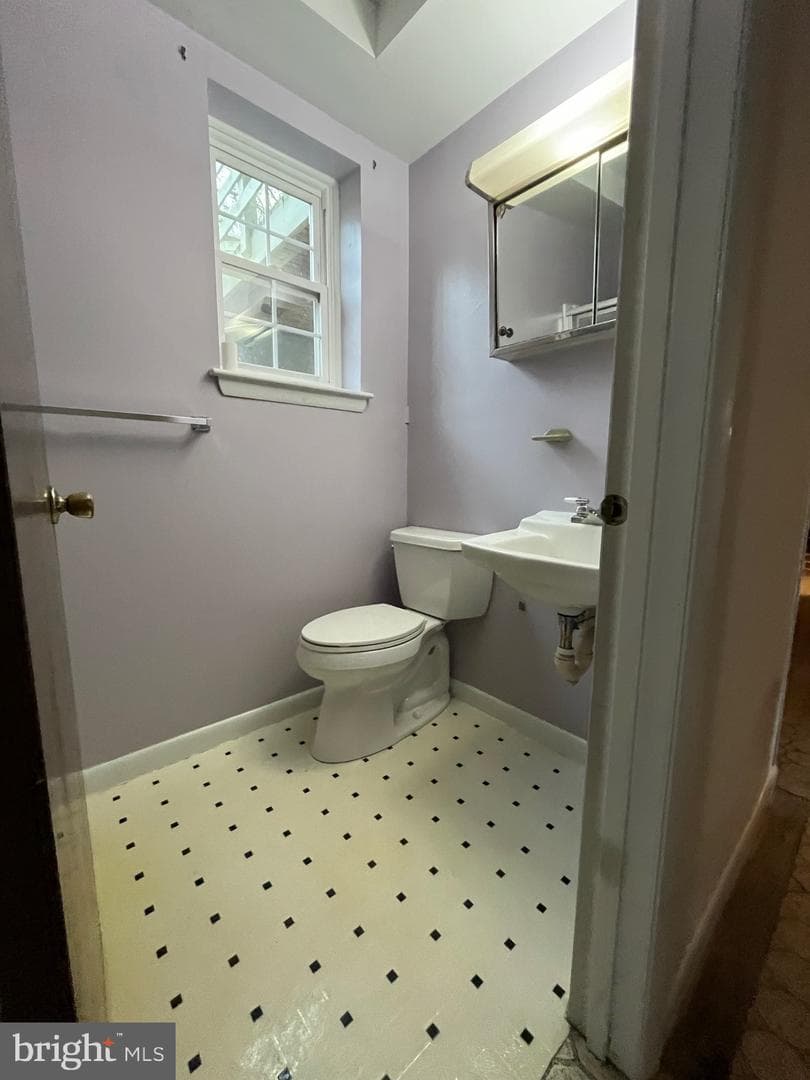 1558 Alcova Court N photo 36