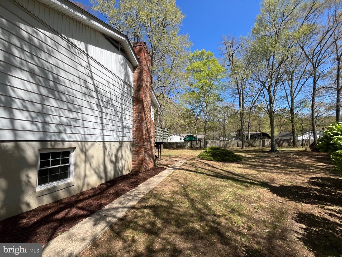 1558 Alcova Court N photo 4