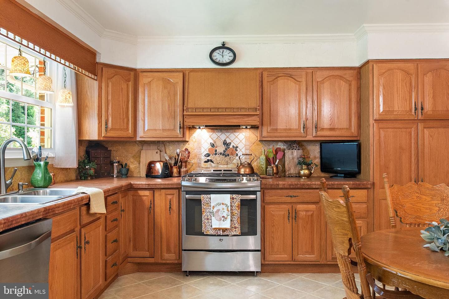 5904 Linthicum Lane photo 11