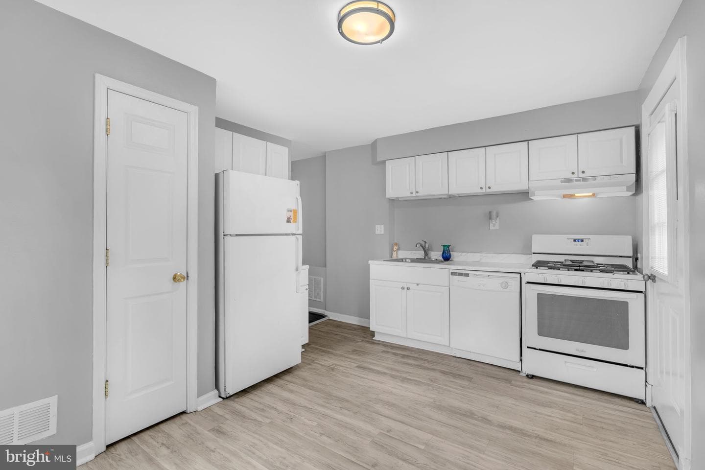 1007 Madison Court photo 6