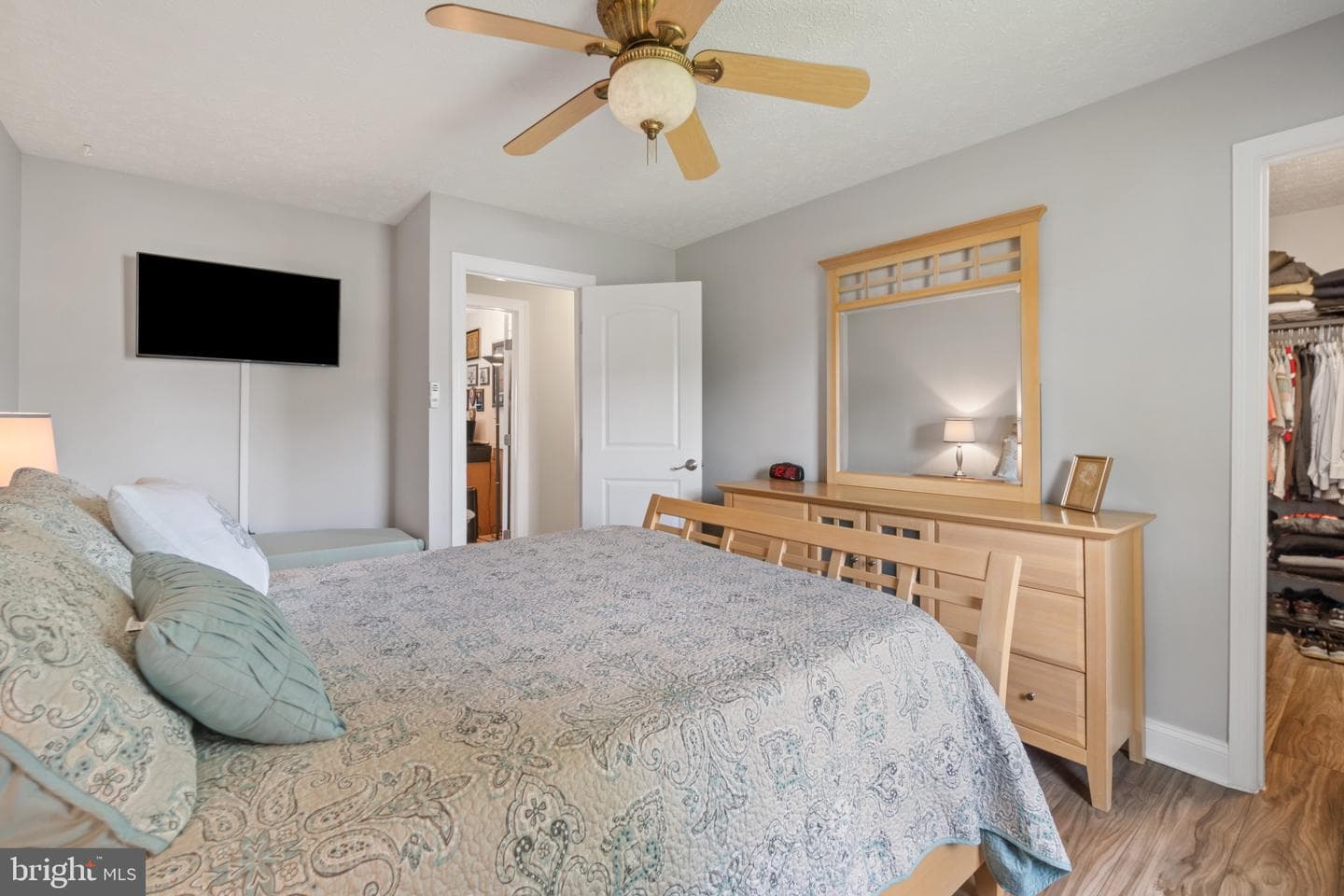 512 Majestic Prince Drive photo 13