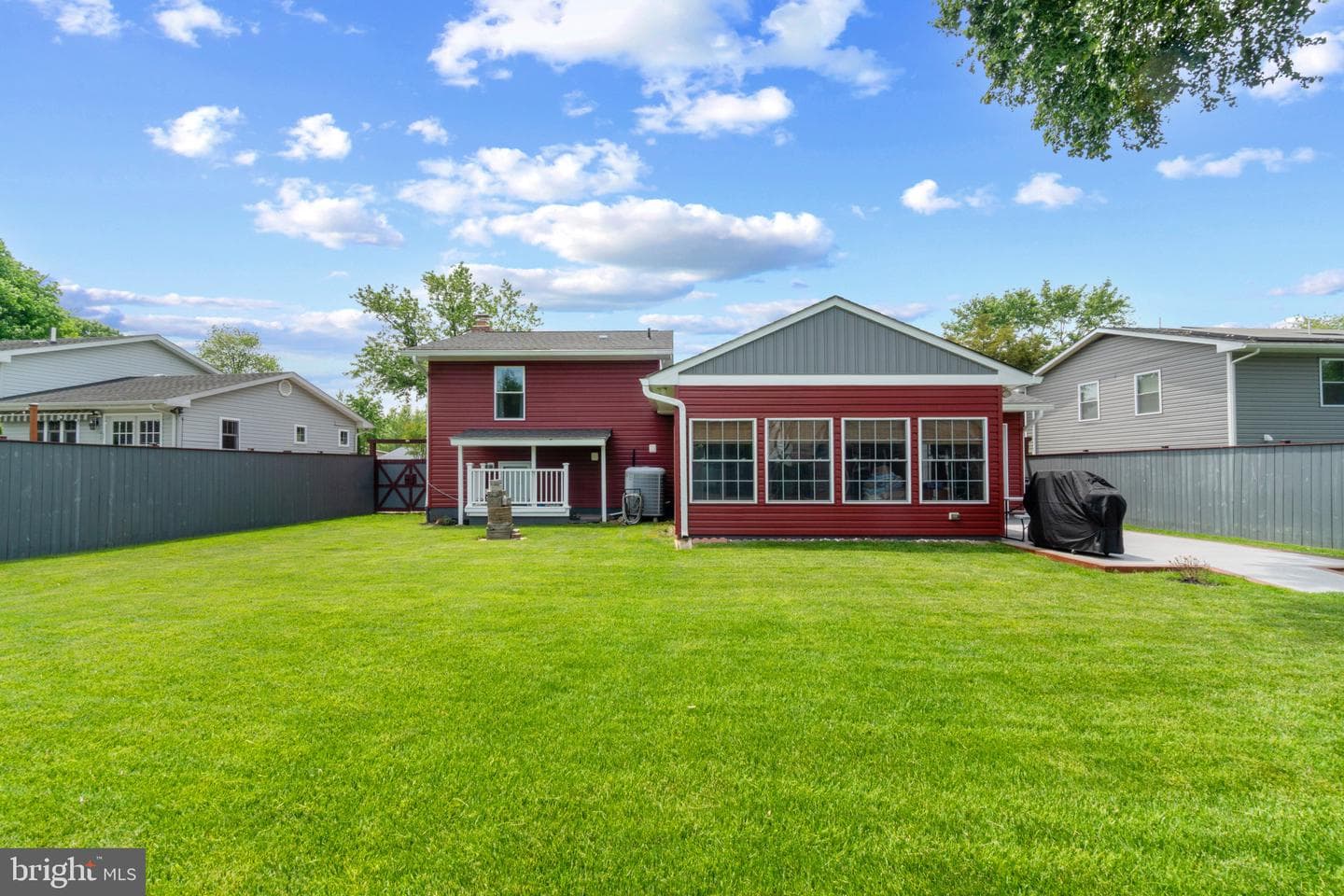 512 Majestic Prince Drive photo 5