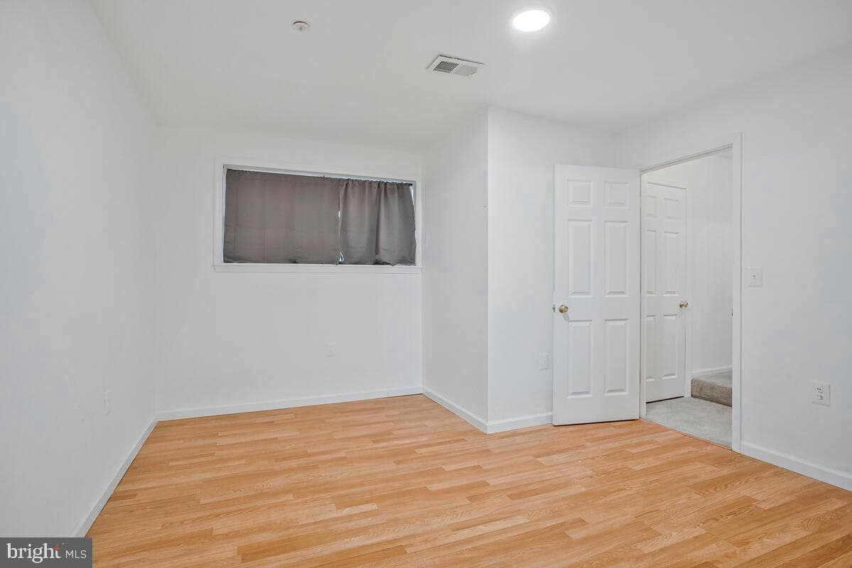2412 Sandwich Court photo 29