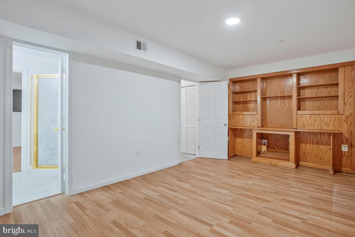 2412 Sandwich Court photo 31