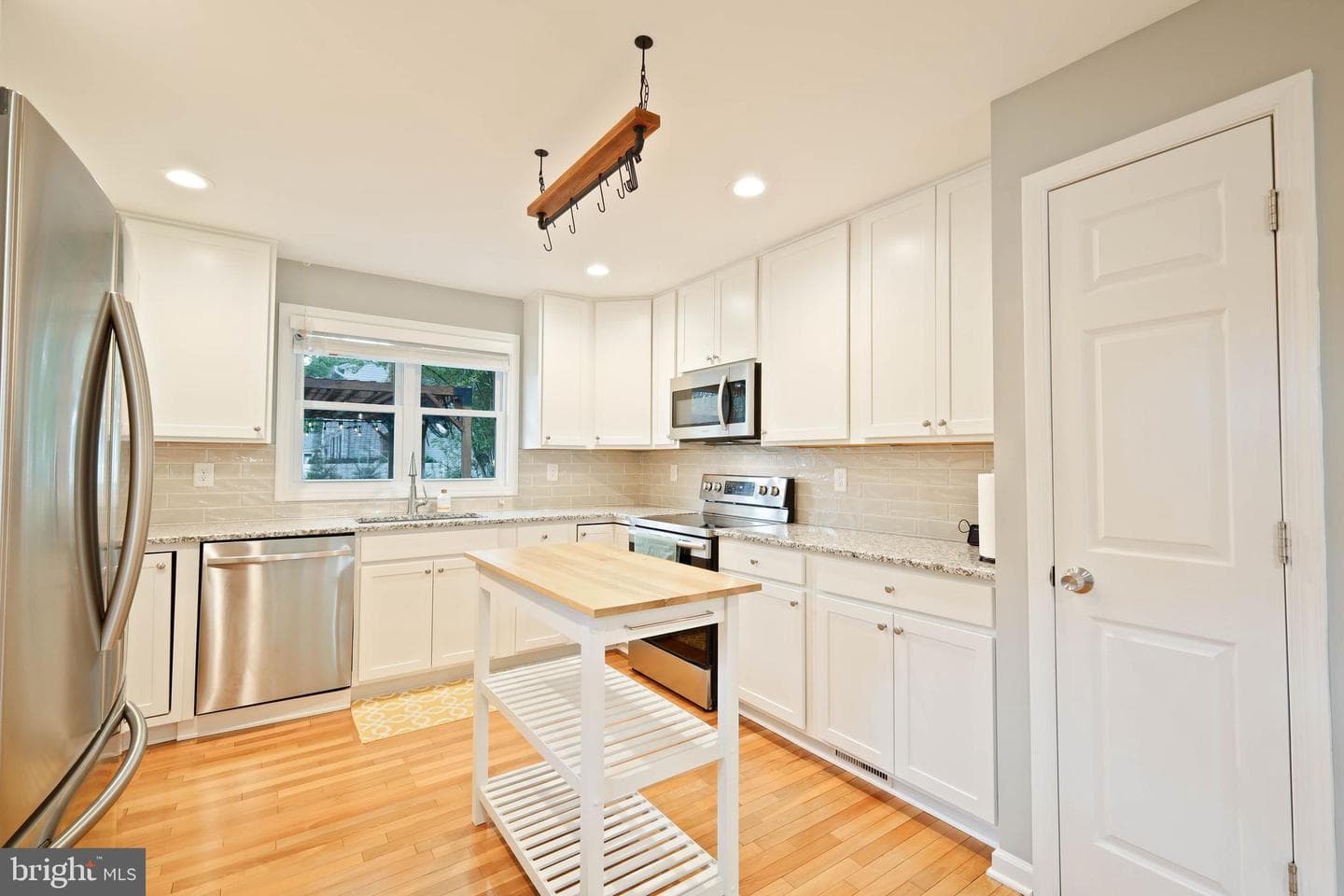 518 Norwich Road photo 17