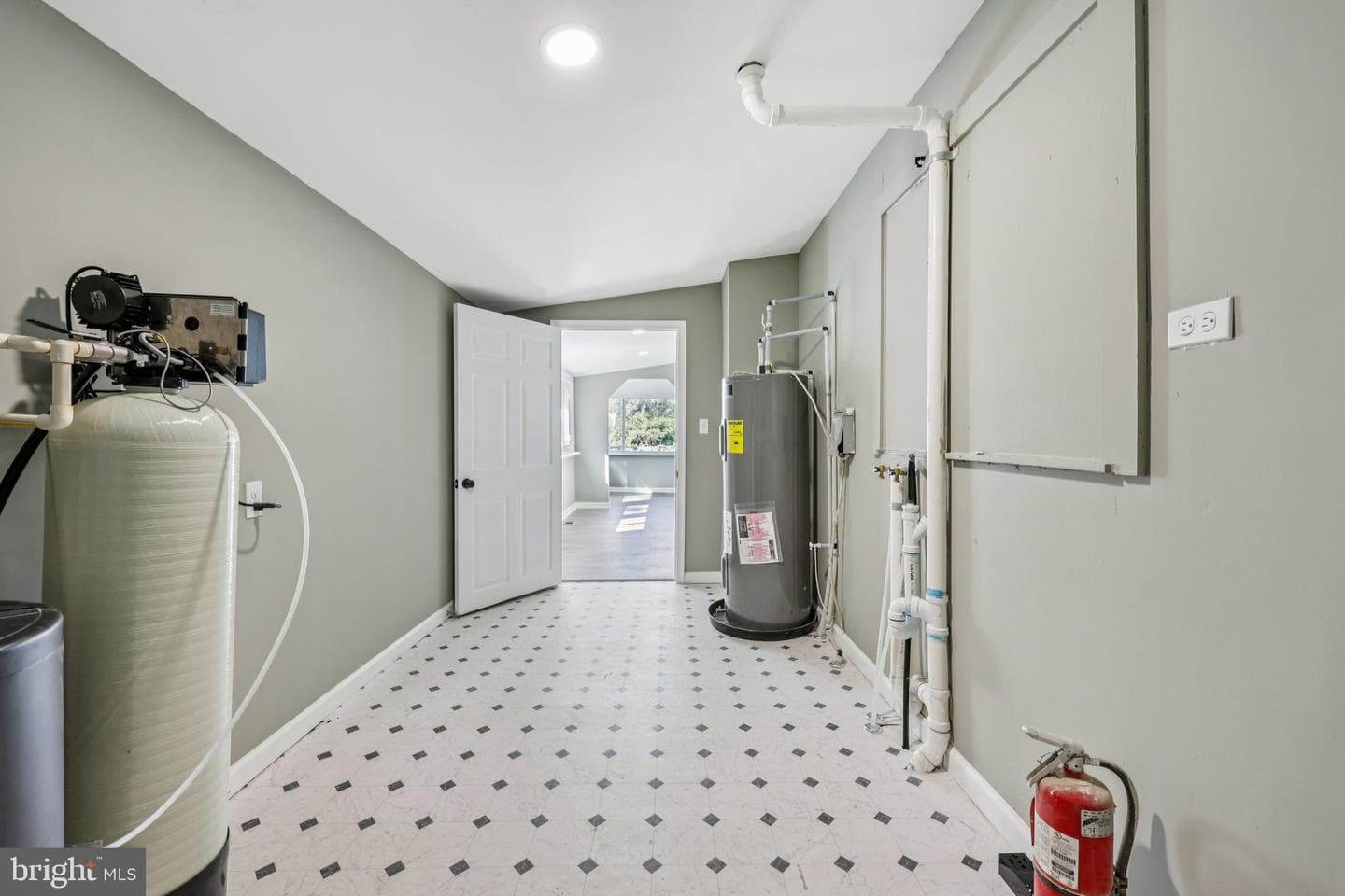 4721 Girton Avenue photo 34