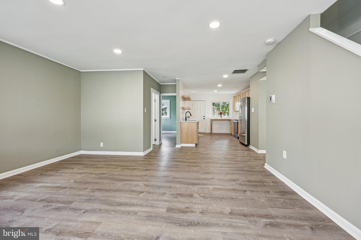 4721 Girton Avenue photo 8