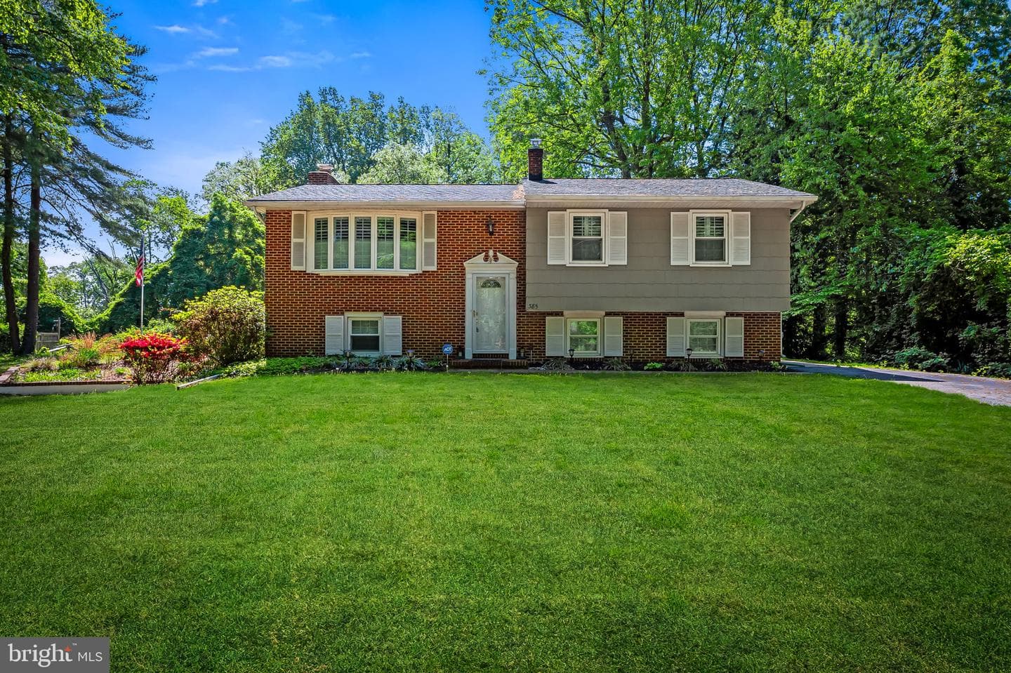385 N Shore Road photo 1