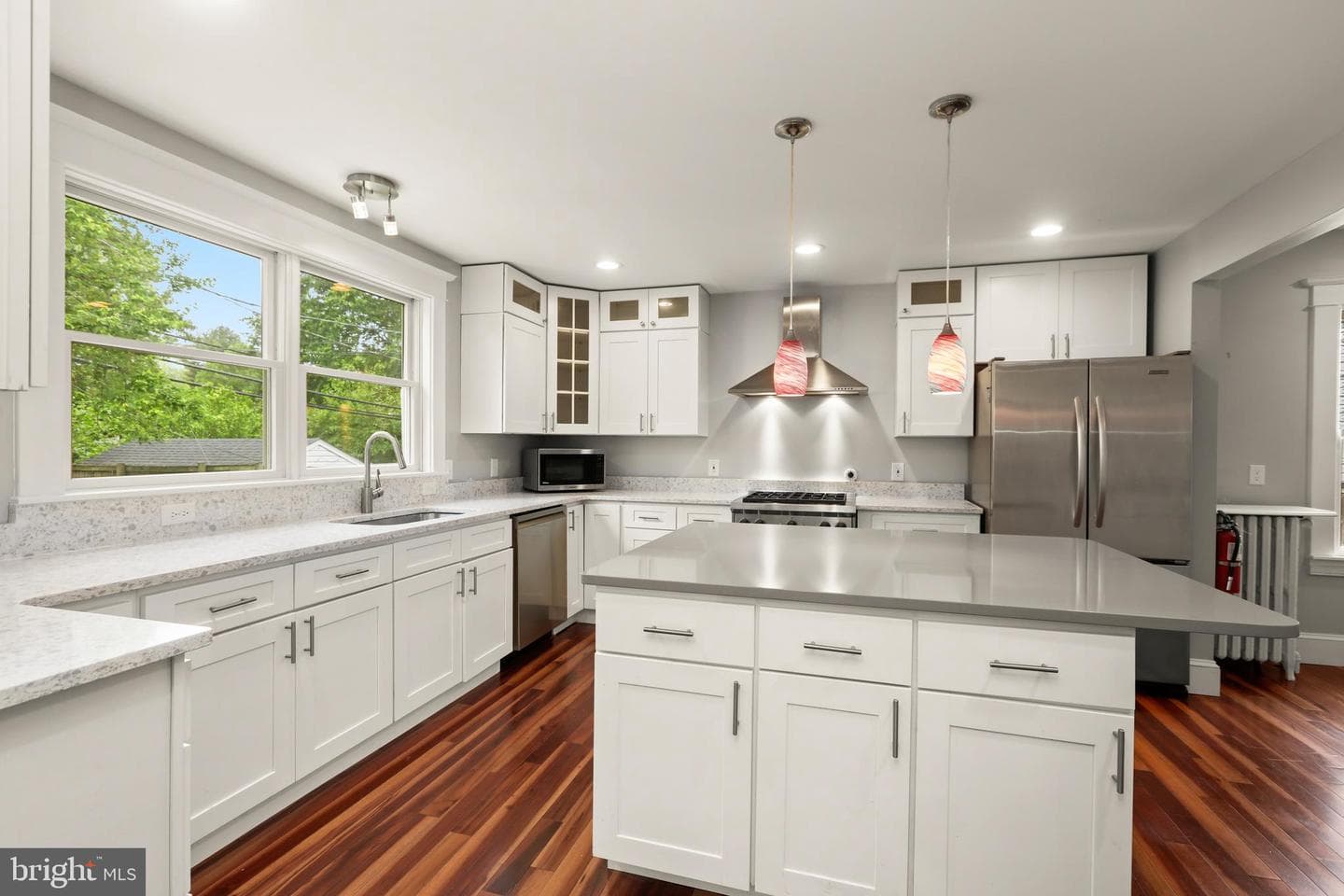 331 E Maple Road photo 5
