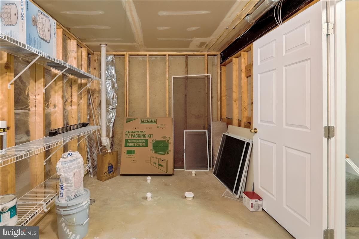 977 Chestnut Manor Court photo 42