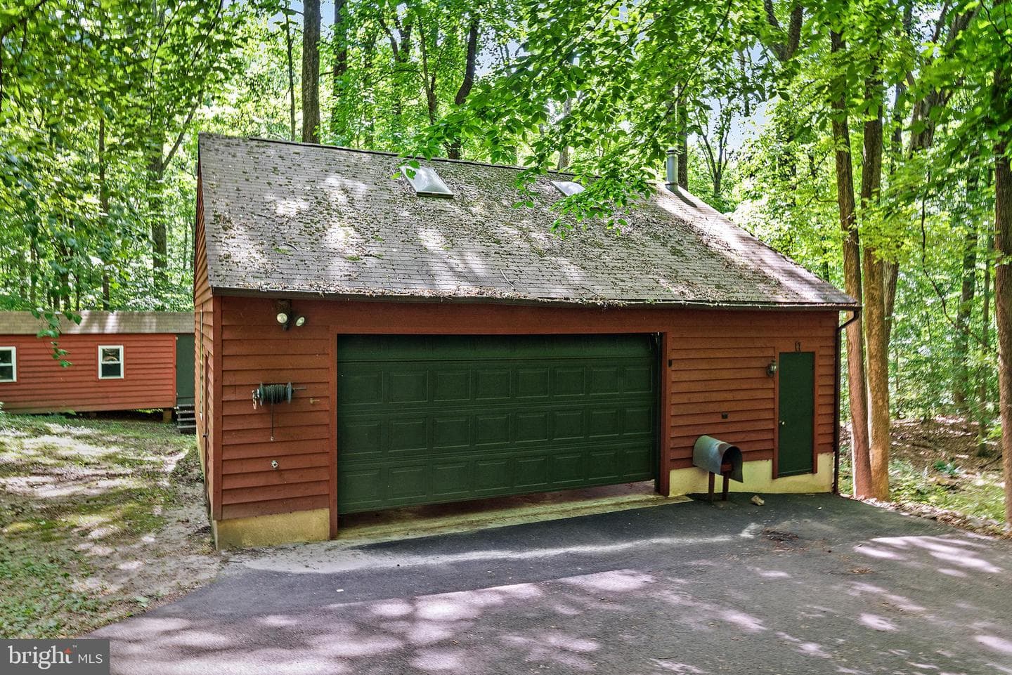 1131 Valentine Creek Drive photo 3