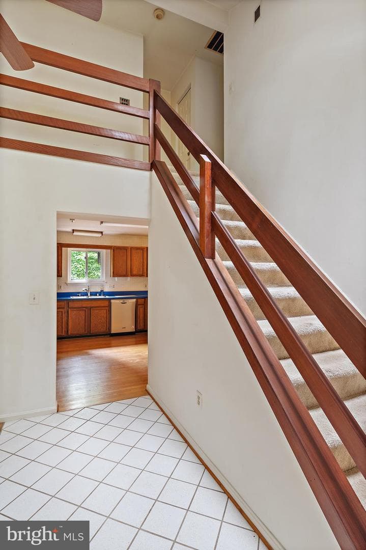 1131 Valentine Creek Drive photo 4