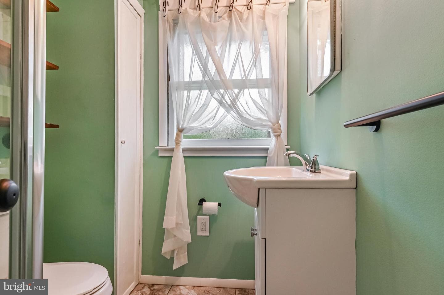 200 Southwood Road photo 17
