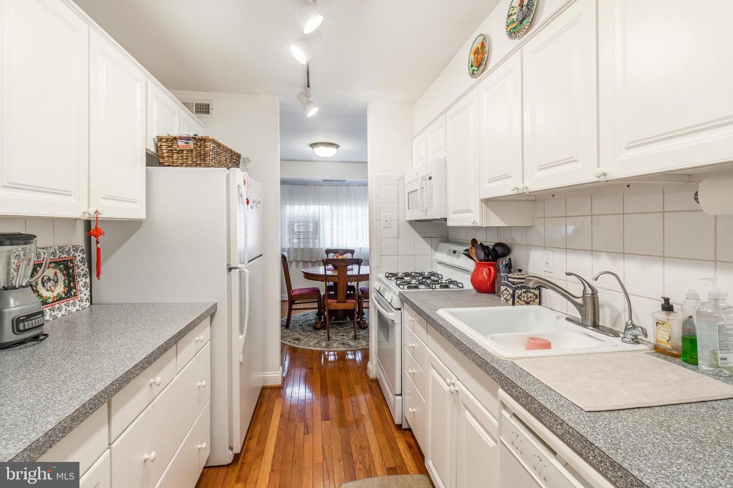217 Victor Parkway #217h photo 6