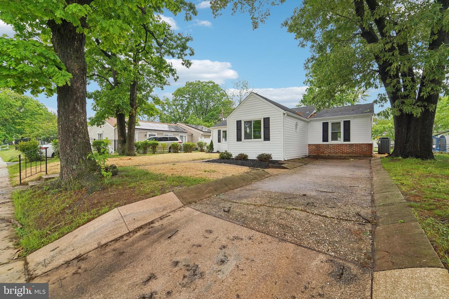 818 Dale Road photo 2