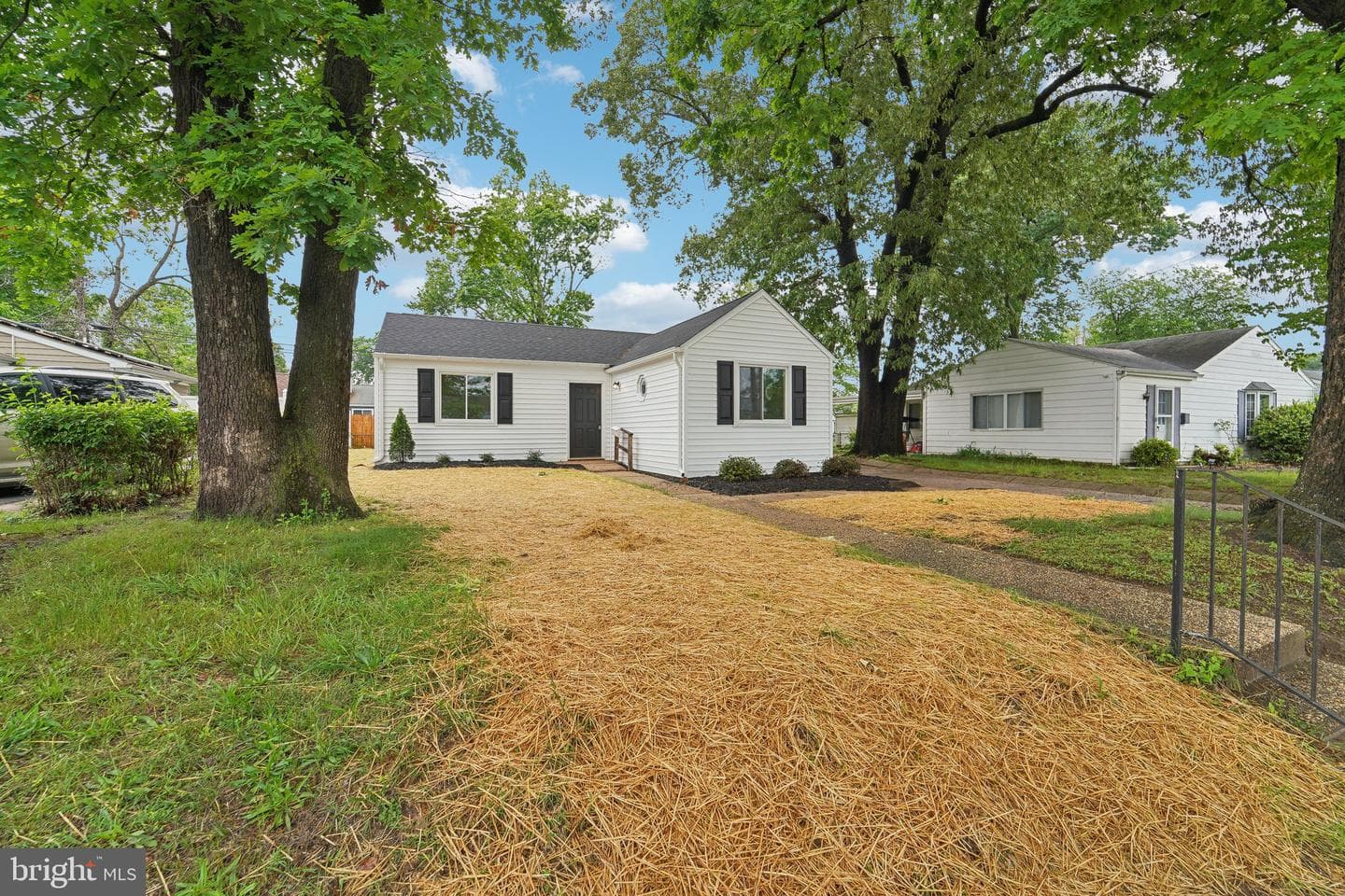 818 Dale Road photo 3