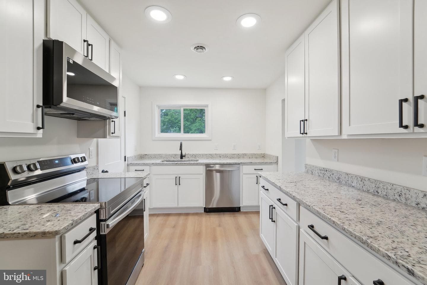 818 Dale Road photo 9