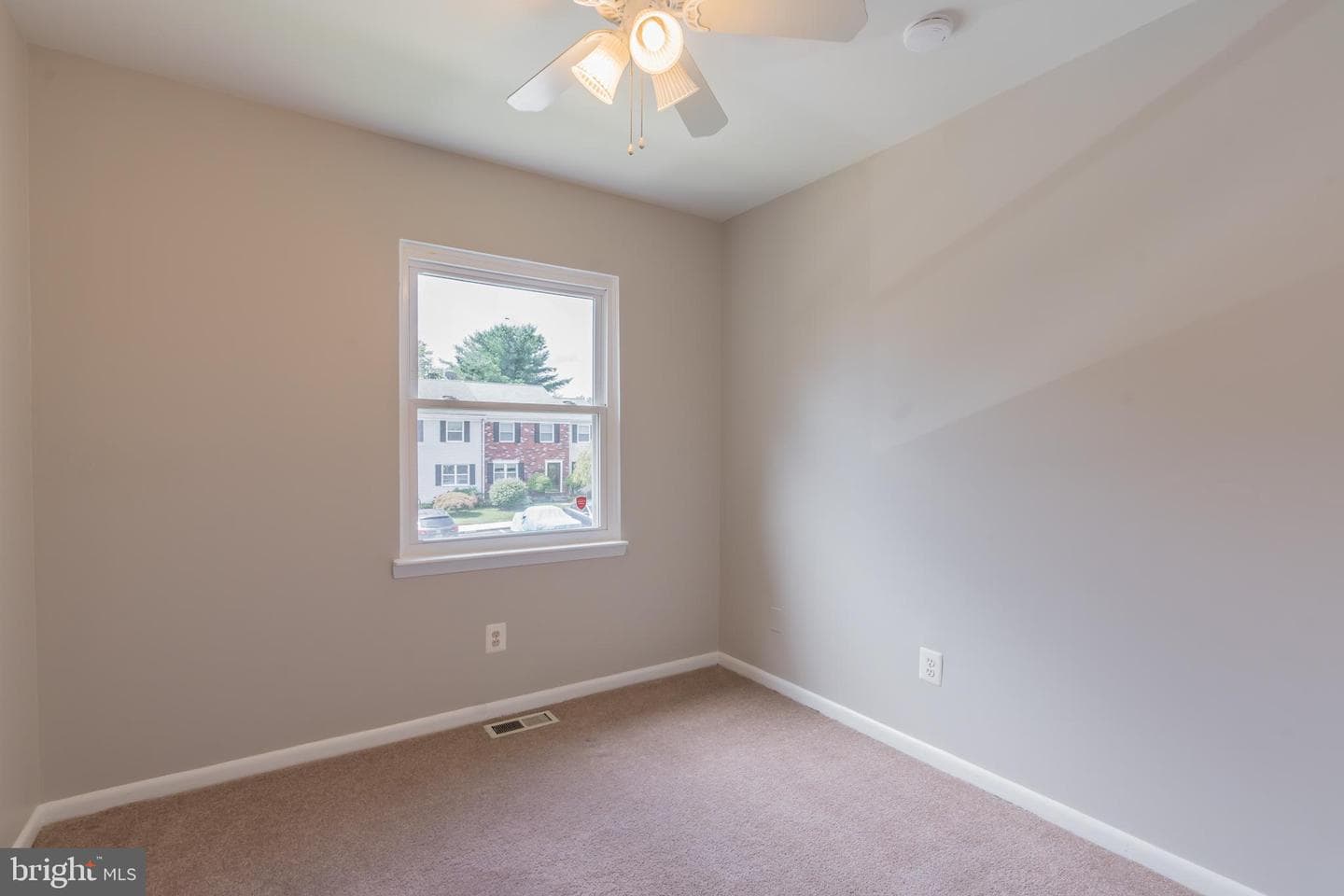2054 Forest Hill Lane photo 16