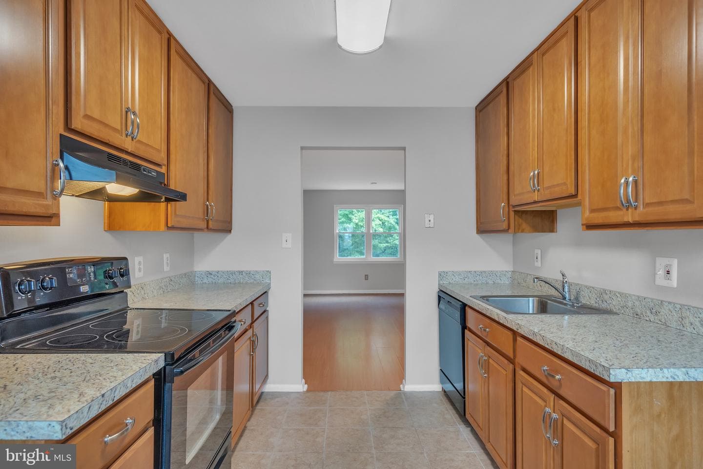 2054 Forest Hill Lane photo 5