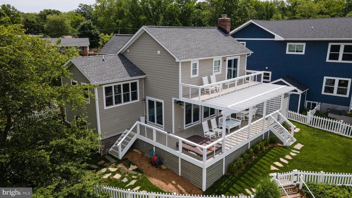 3930 Cove Road photo 2