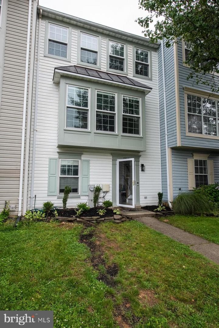 2503 Ambling Circle photo 2