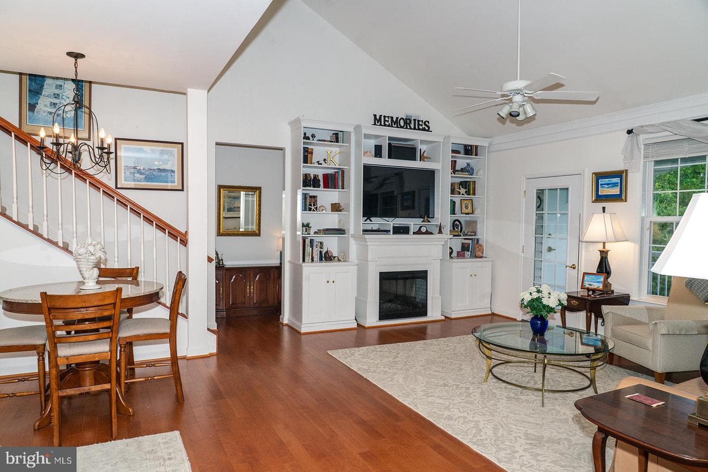 1515 Enyart Way #302 photo 5