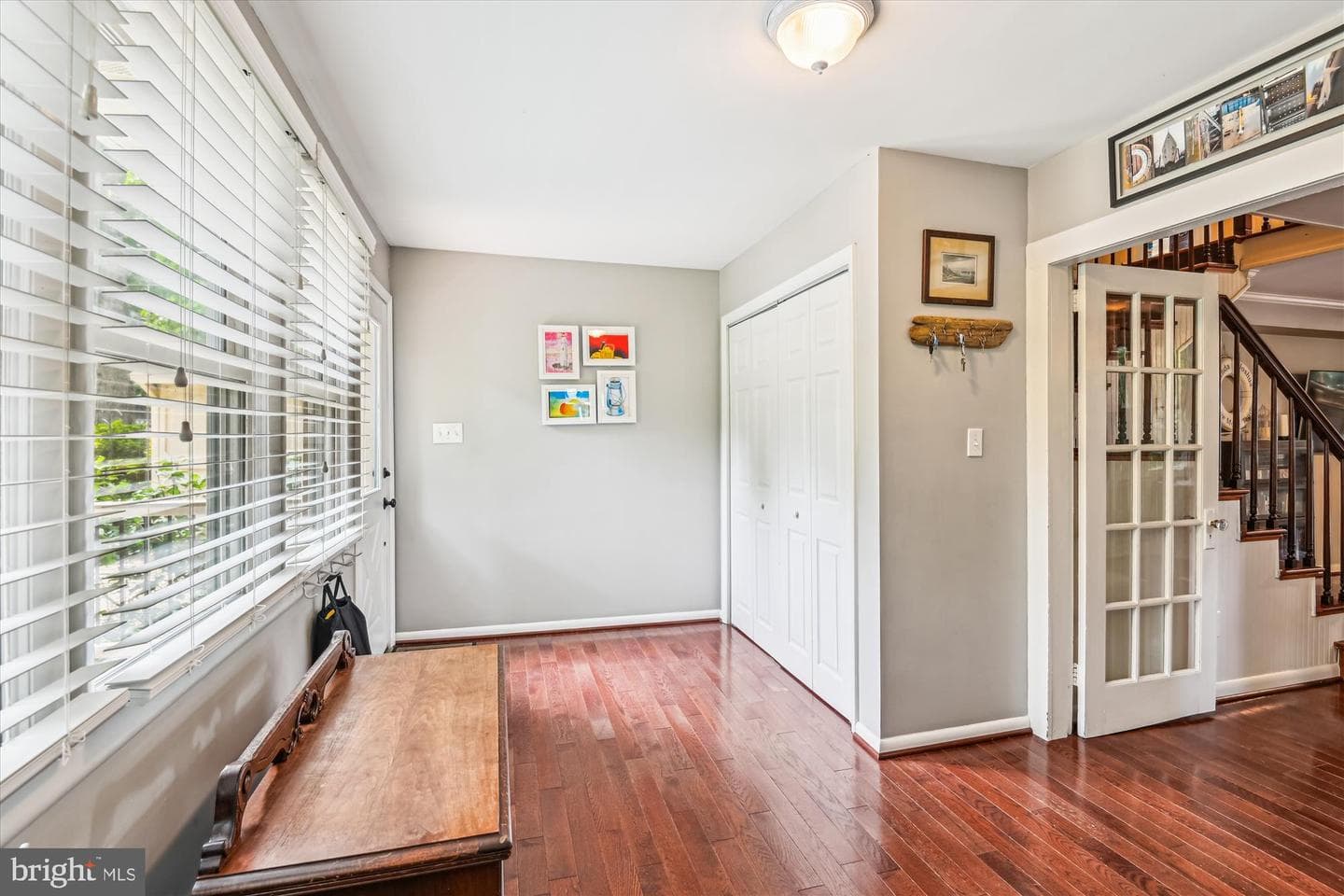 2946 Edgewater Drive photo 5