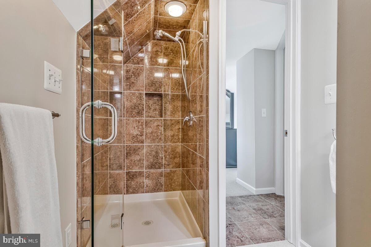 3300 Shore Drive photo 32