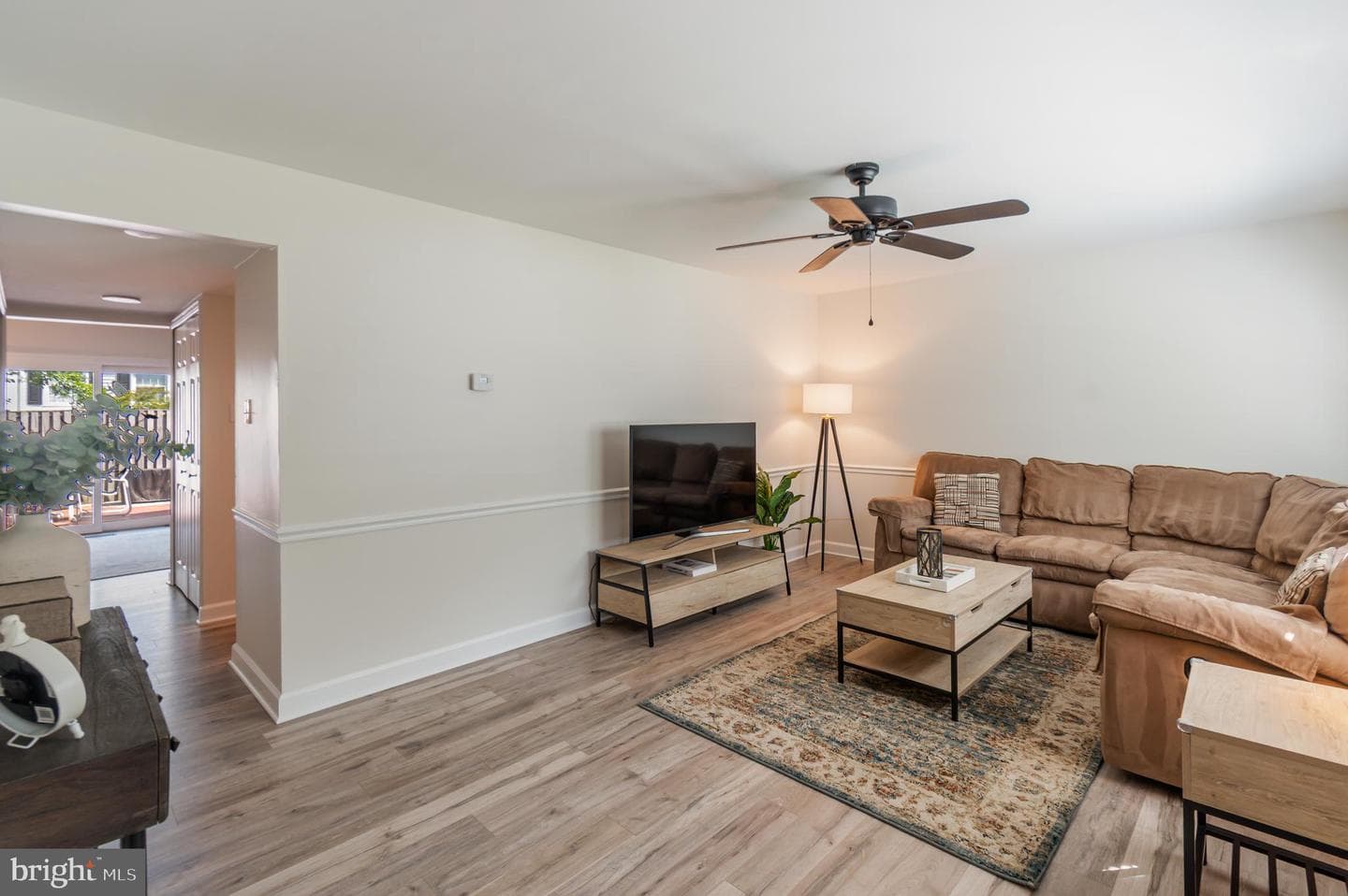 1750 Woodridge Court photo 5