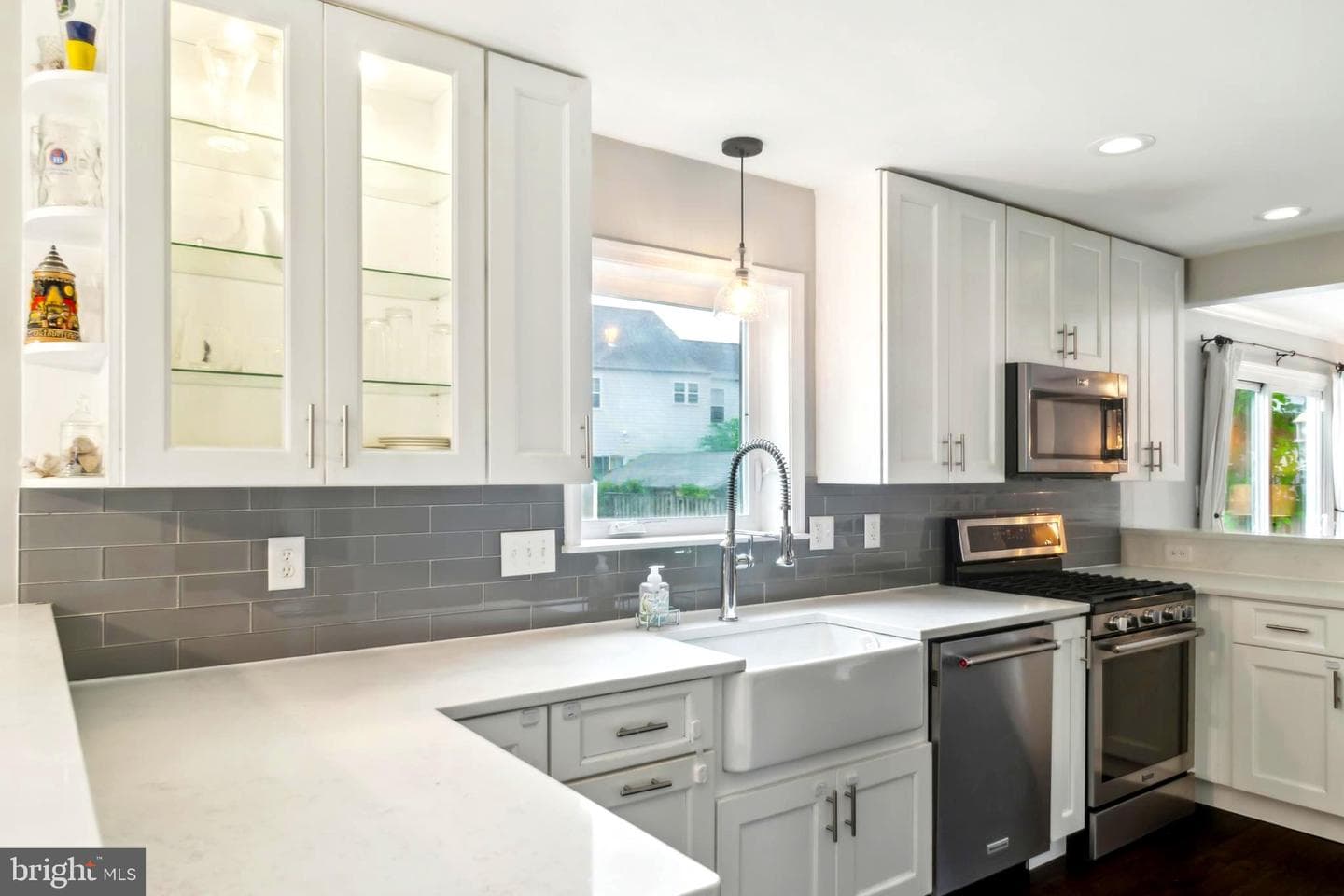 7940 Royal Mint Place photo 3