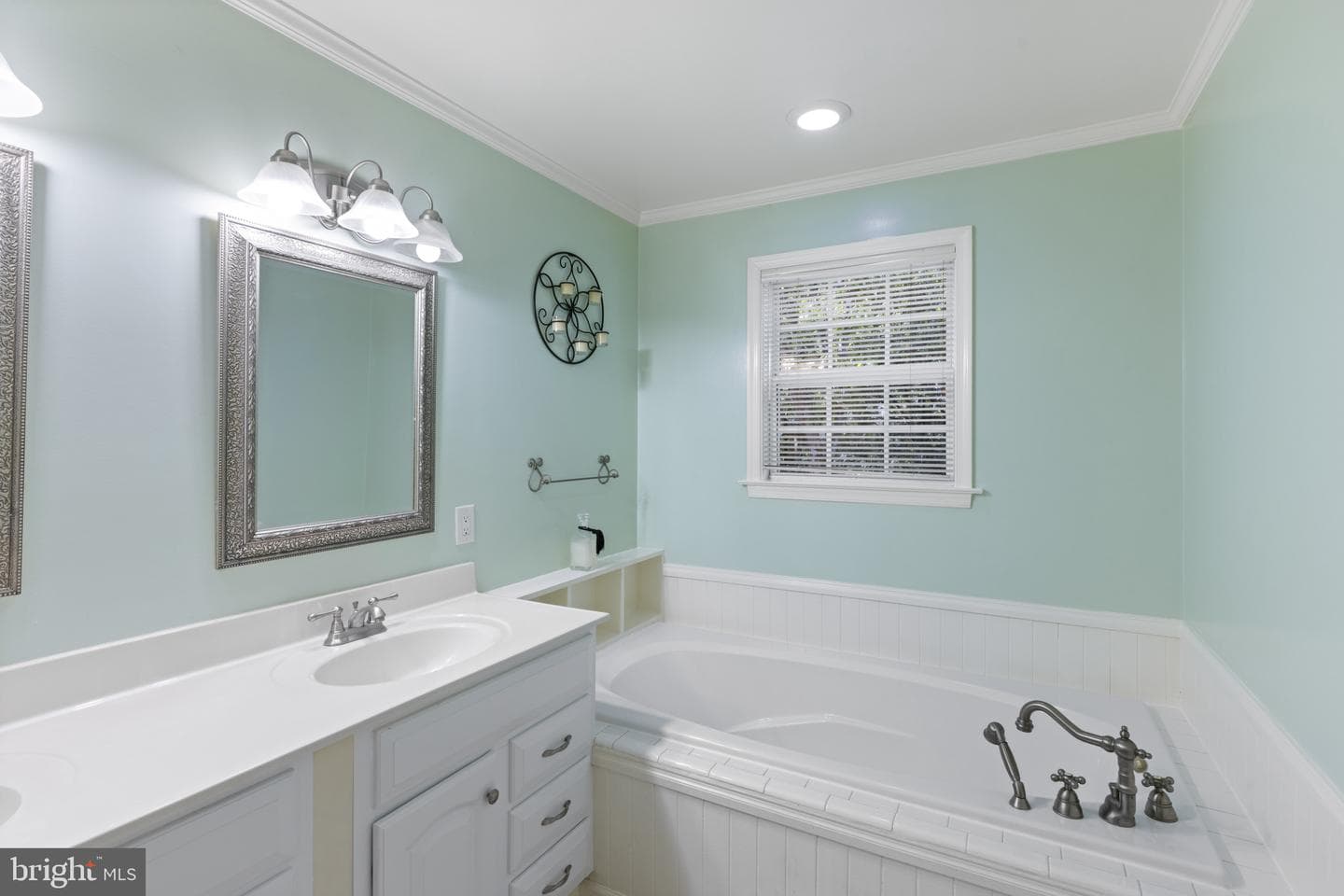 130 Pinecove Avenue photo 24