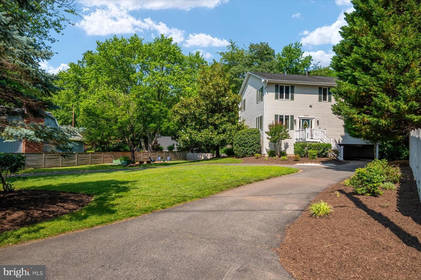 2710 Parkview Drive photo 3