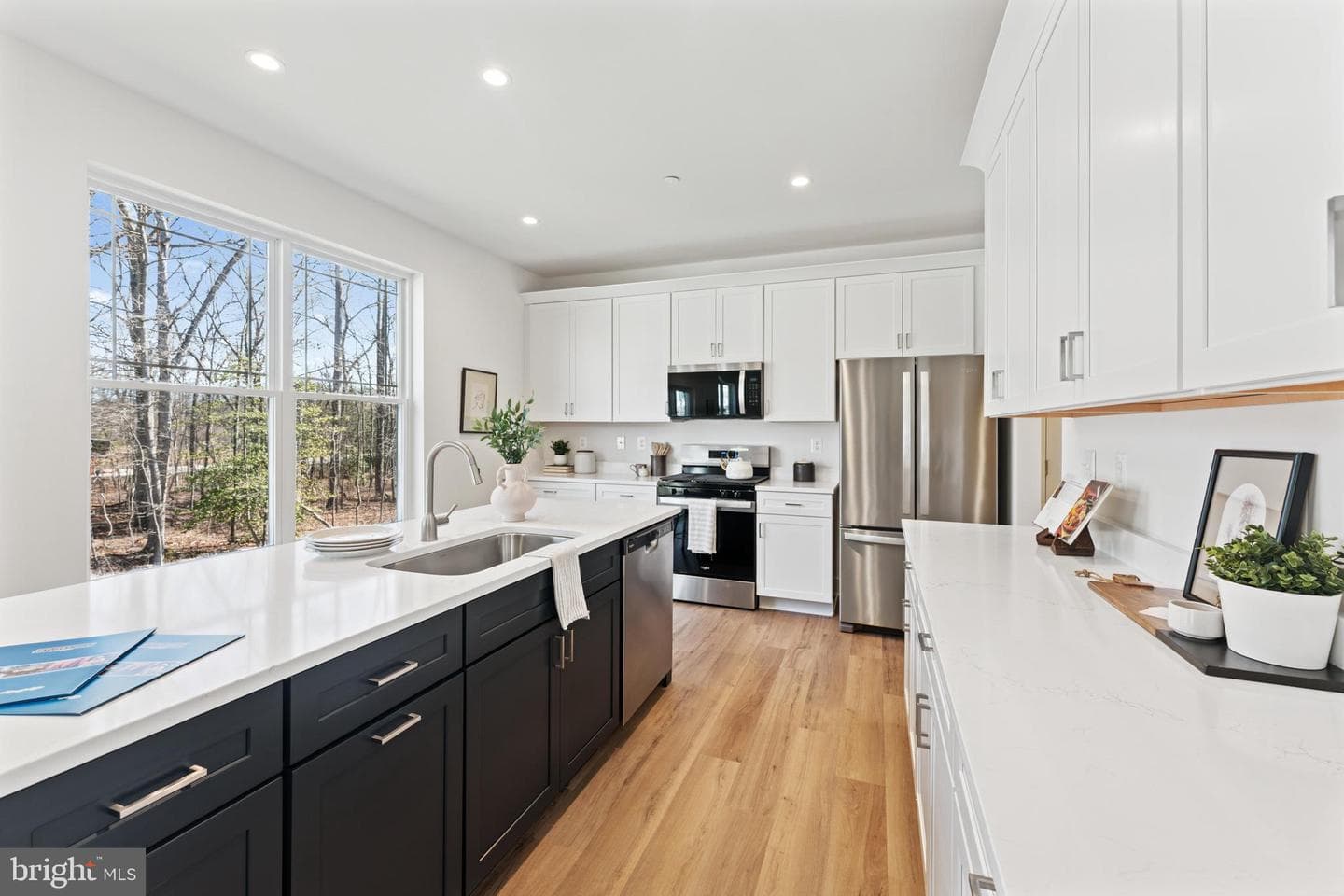 116 Overlea Drive E photo 11