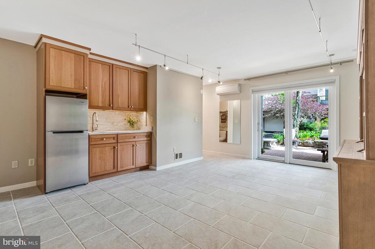 21 Chesapeake Landing photo 32