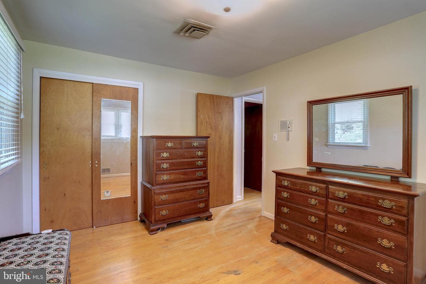 80 Beach Drive photo 19