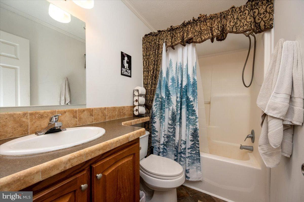 302 Berts Dr photo 28
