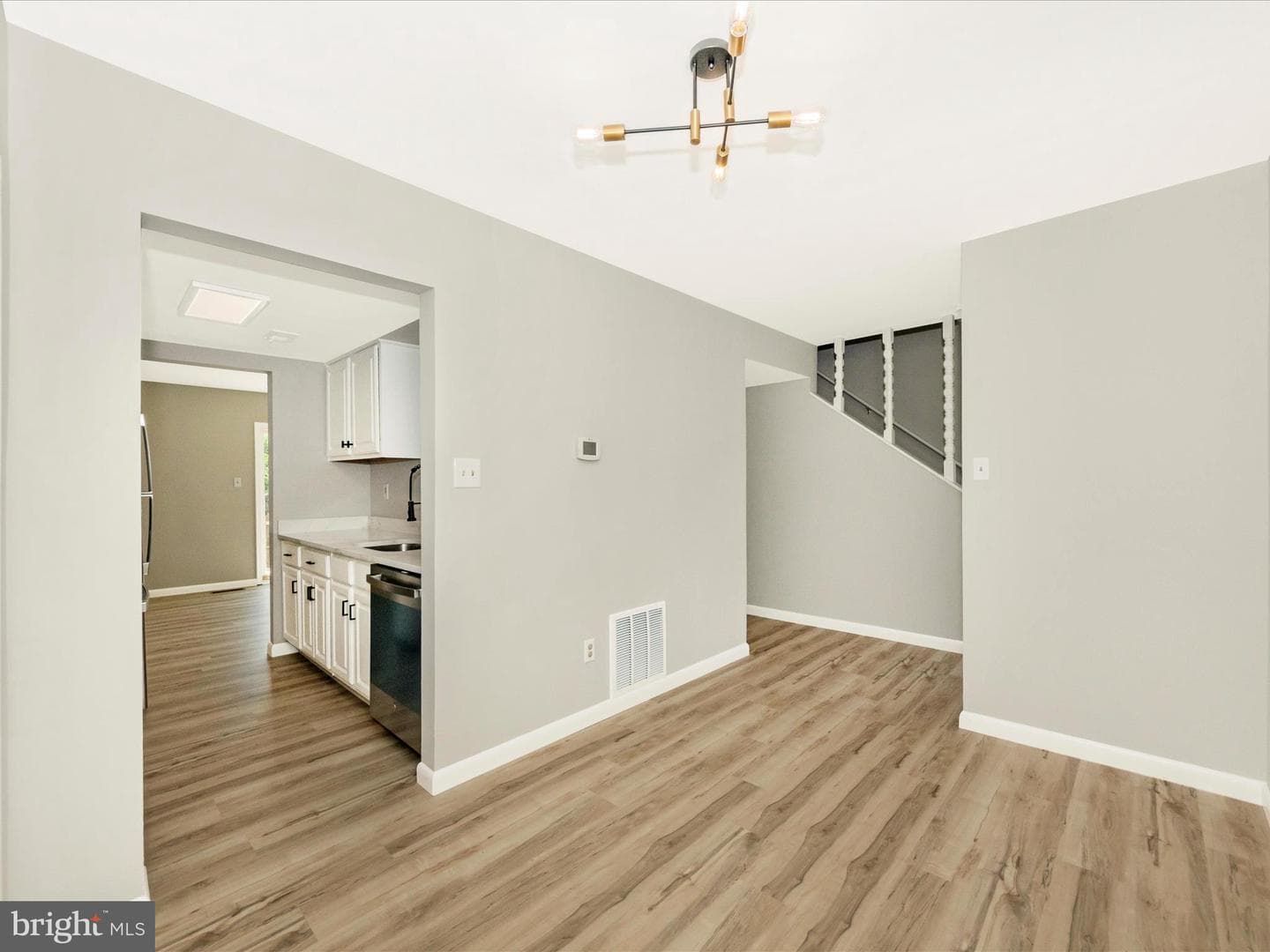 1851 Dove Court photo 6