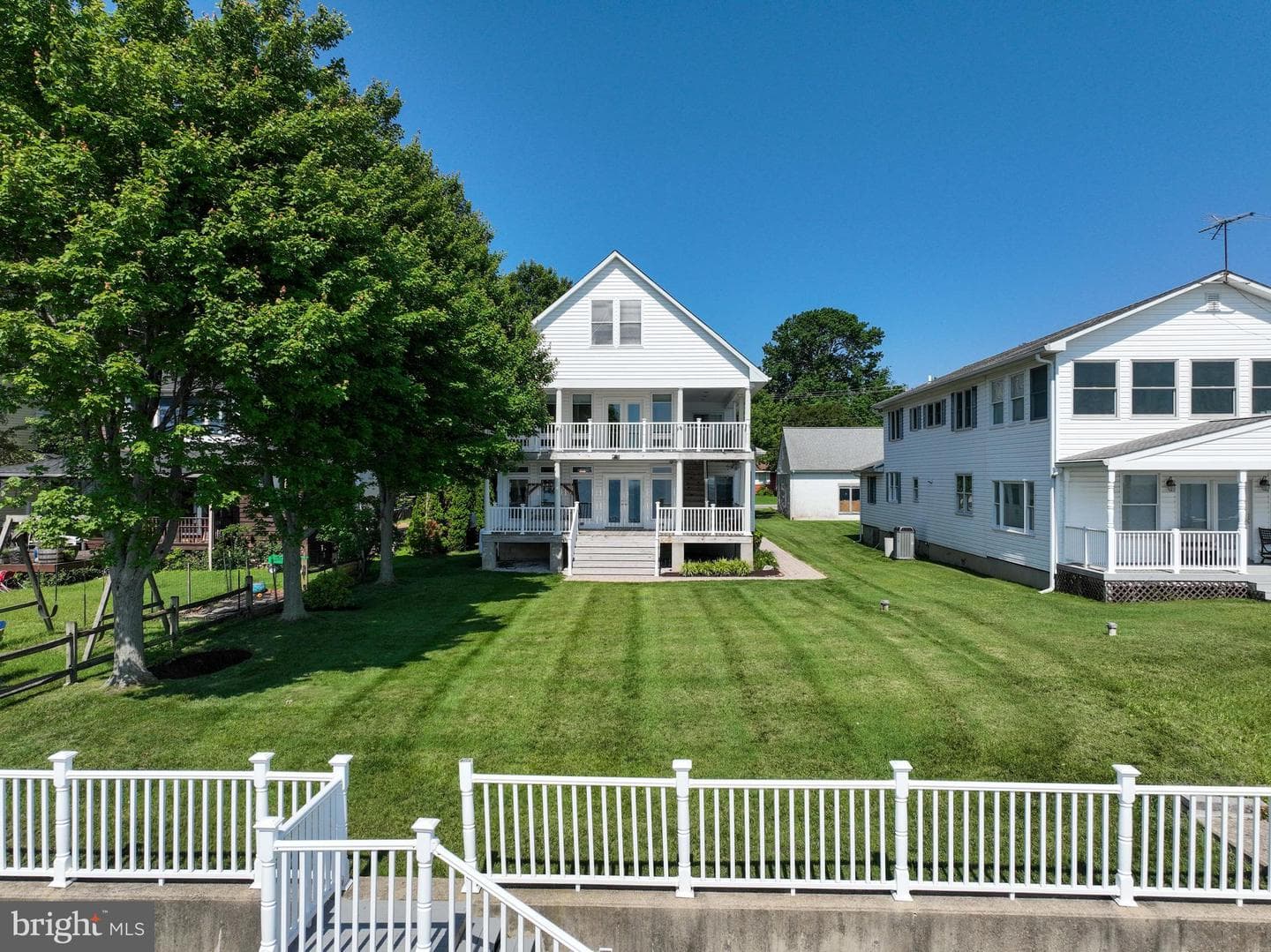 8227 Bayside Drive photo 4