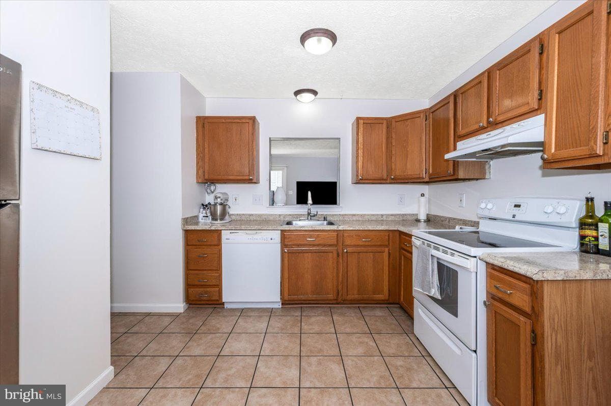 519 Realm Court E photo 6