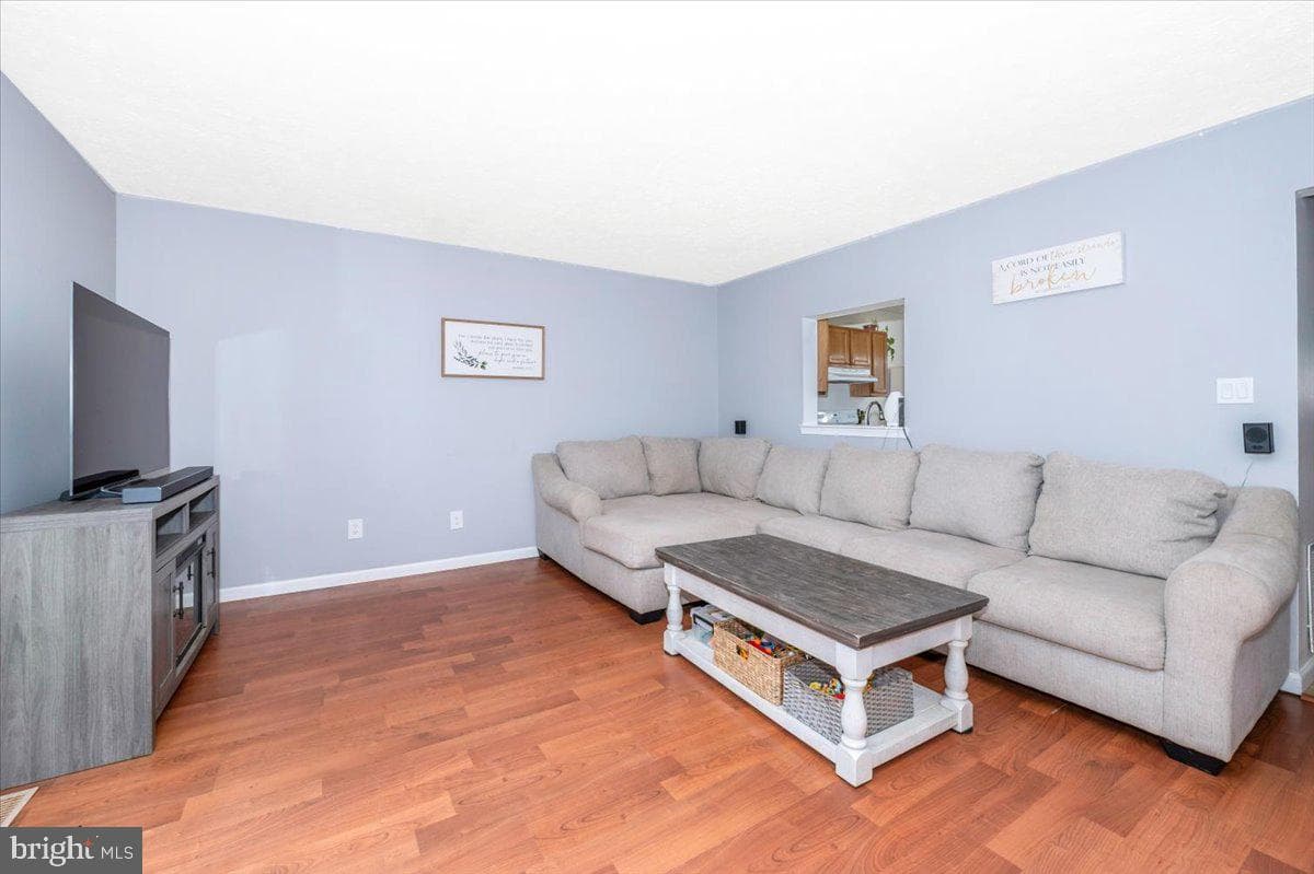 519 Realm Court E photo 8