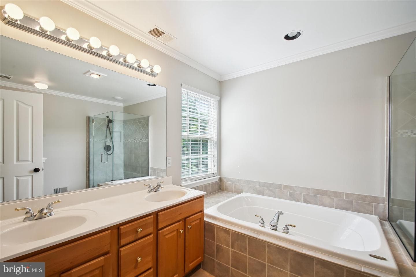 1528 Mckinan Court photo 23