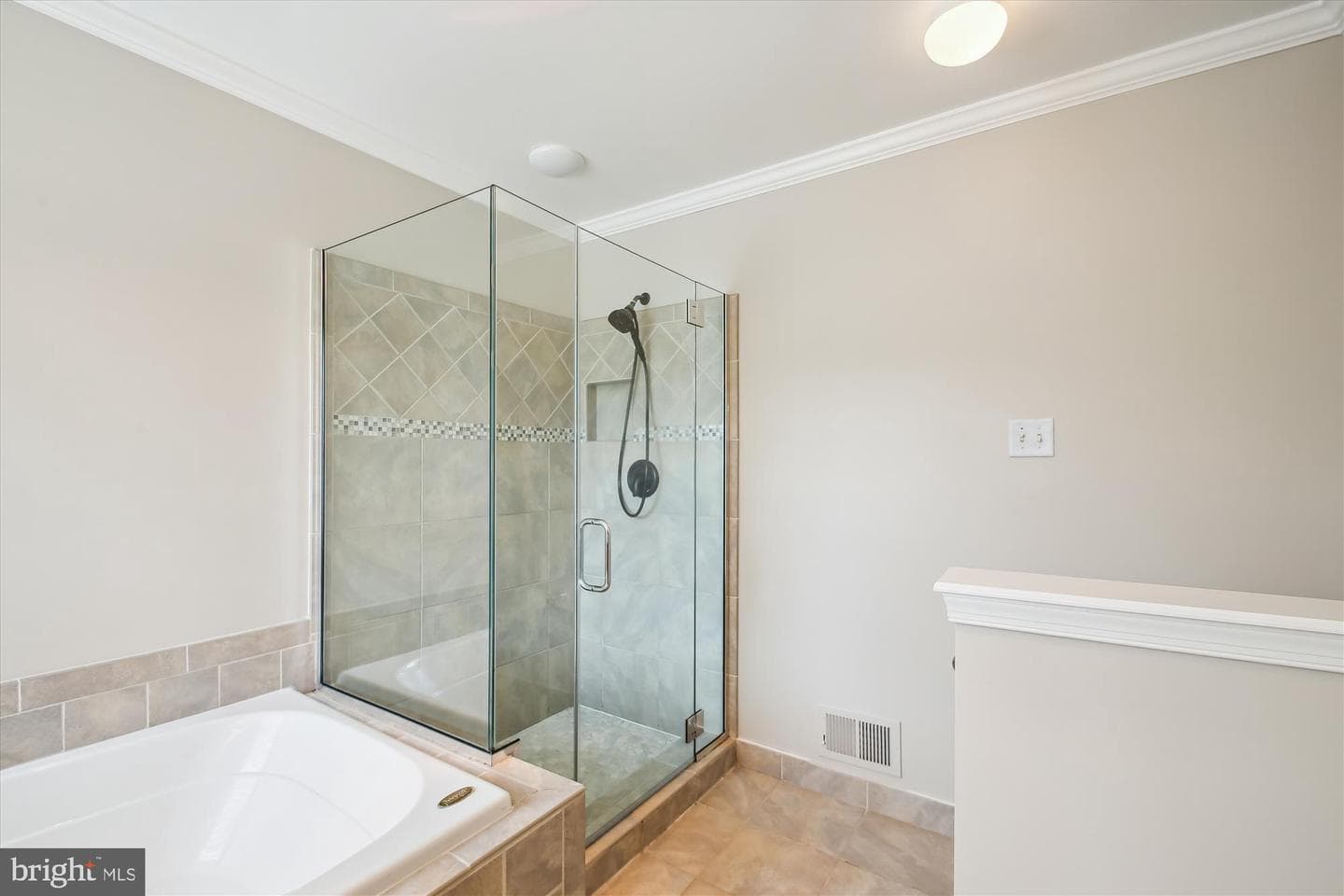 1528 Mckinan Court photo 24