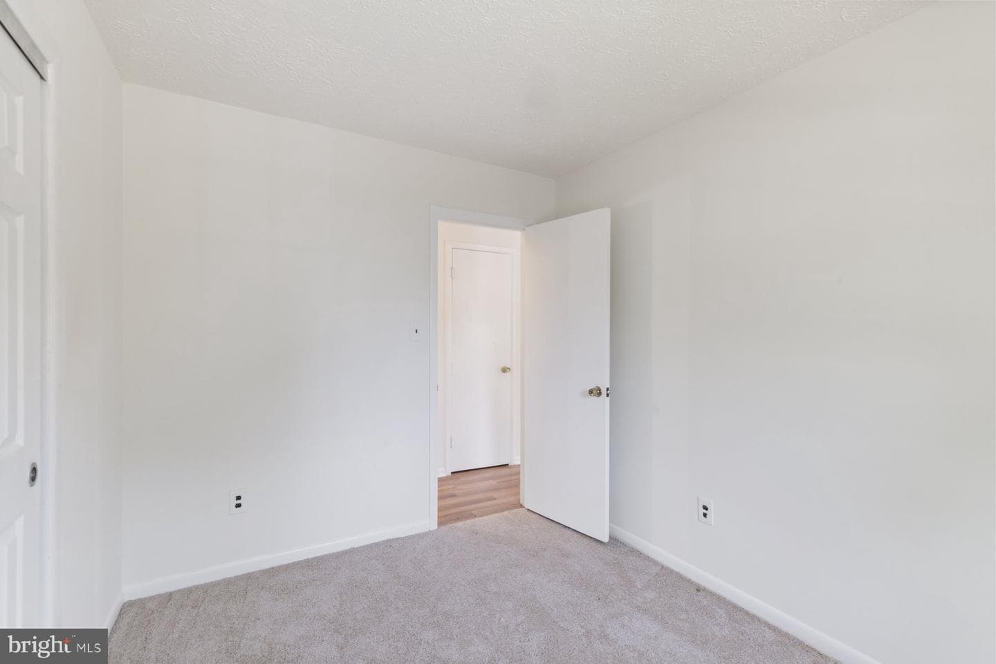 217 Kenwood Road photo 15