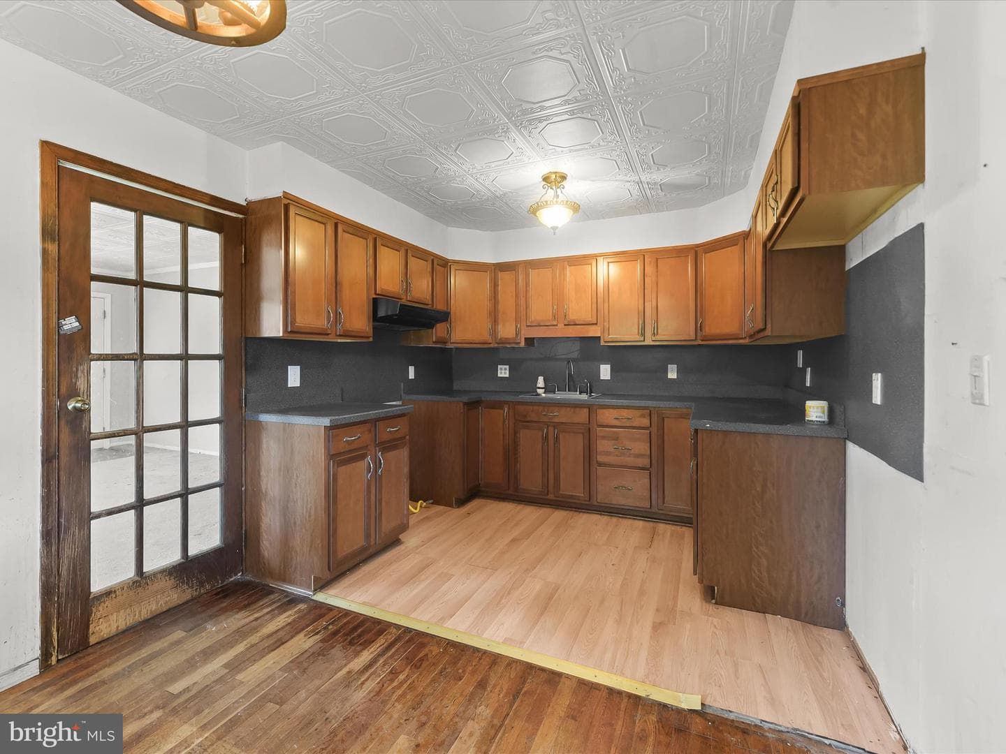 907 Princeton Terrace photo 8