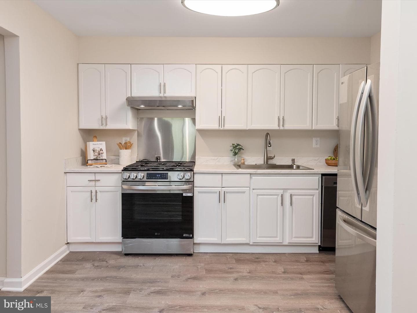 203 Victor Parkway #203l photo 8