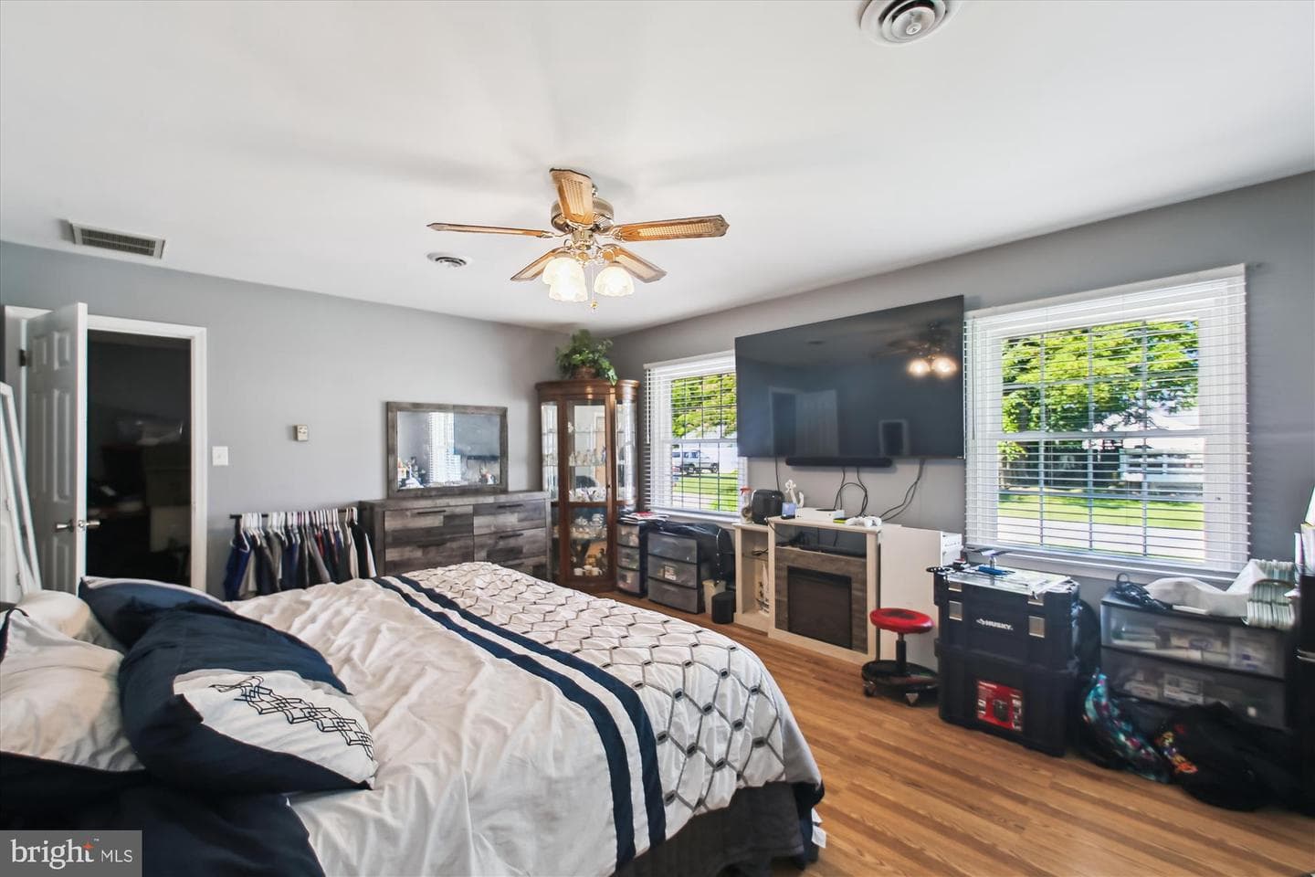 4723 Washington Avenue photo 43