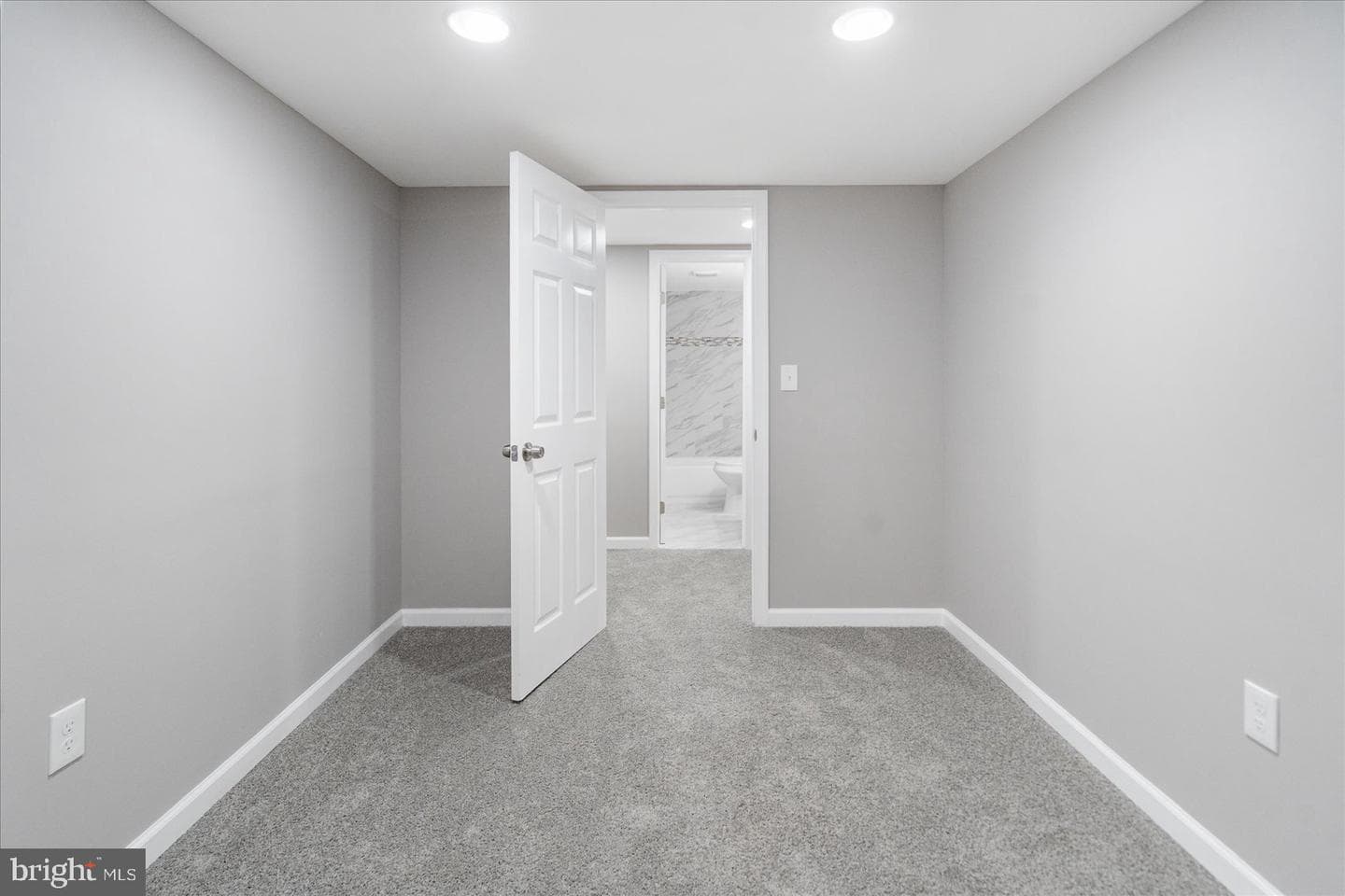 901 Chesterfield Road photo 40