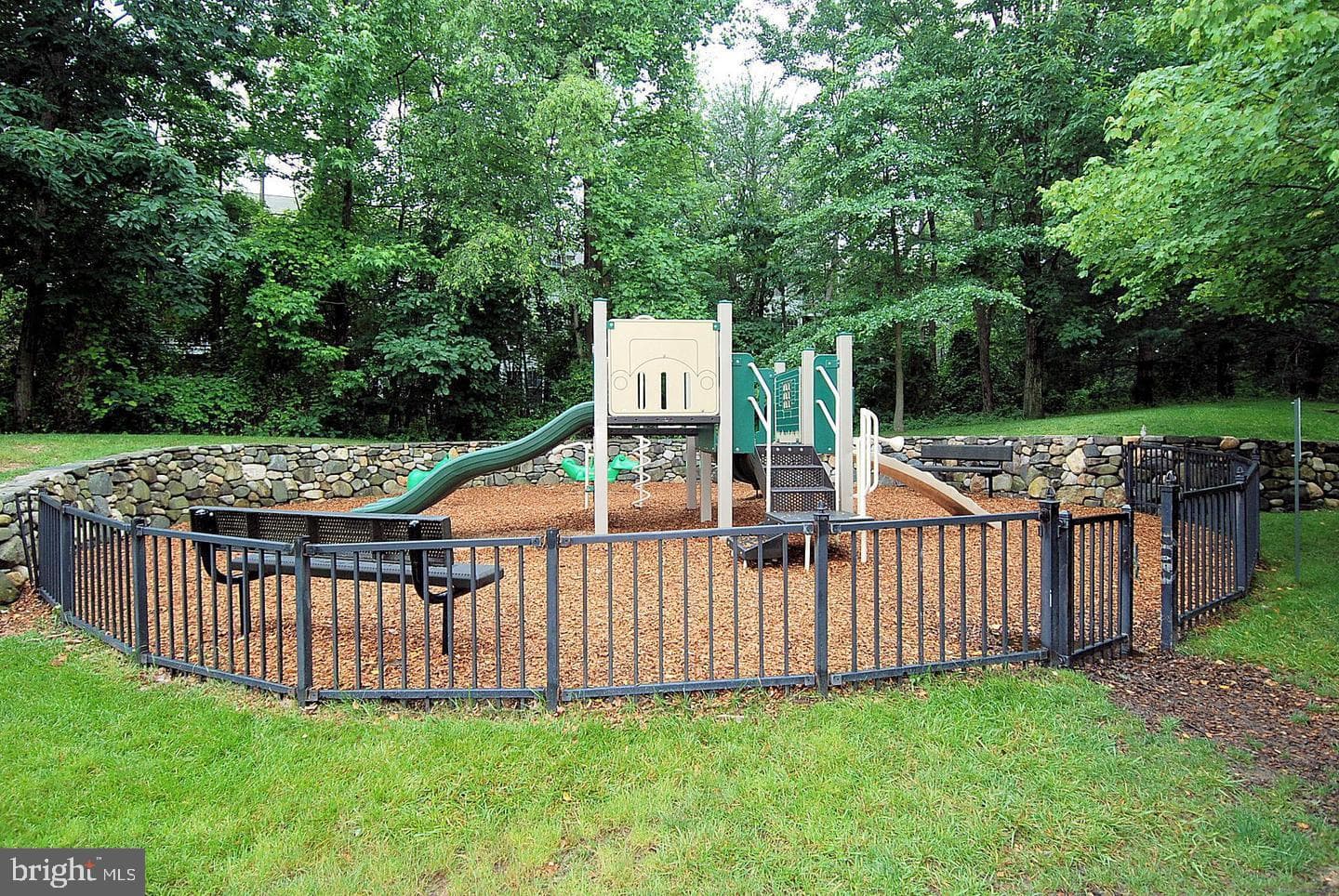 8612 Wintergreen Court #105 photo 48